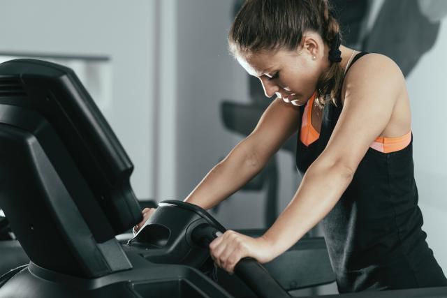 treadmill-tired-woman-microgen-eplus-getty-529480441