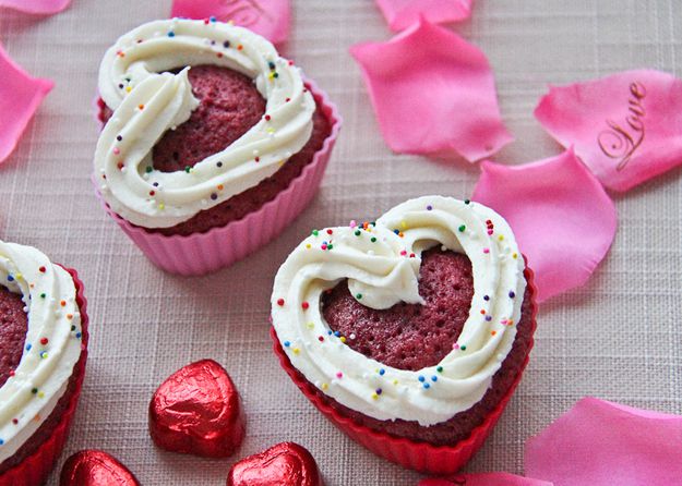 cap cake hearts