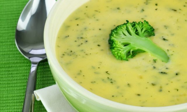 Broccoli-soup-turmeric