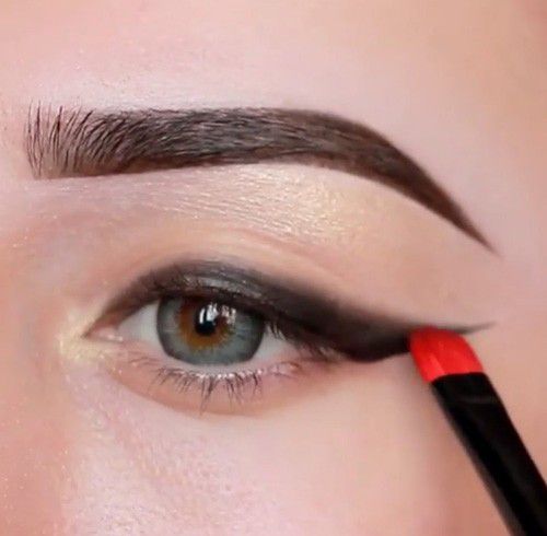 03-eyeliner-makeup