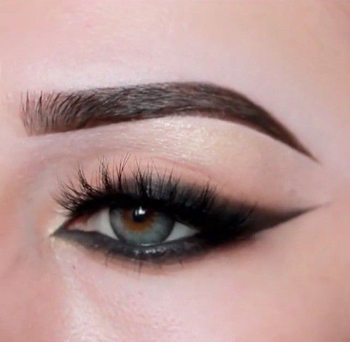 04-eyeliner-makeup