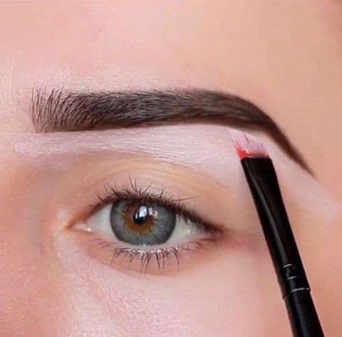 02-eyeliner-makeup