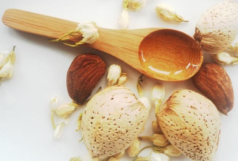 sweet-almond-oil-1